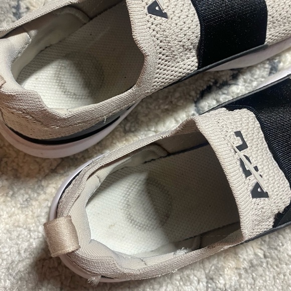 APL TechLoom Bliss Slip-On Running Shoe Sneaker Women’s 6.5 - Picture 5 of 8